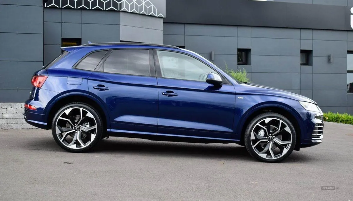 Audi Q5 2.0 TDI 40 S Line - Image 4