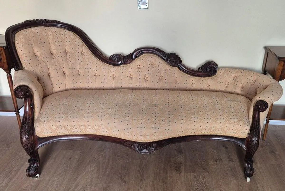 Victorian Style Chaise Longue Suite - Image 1
