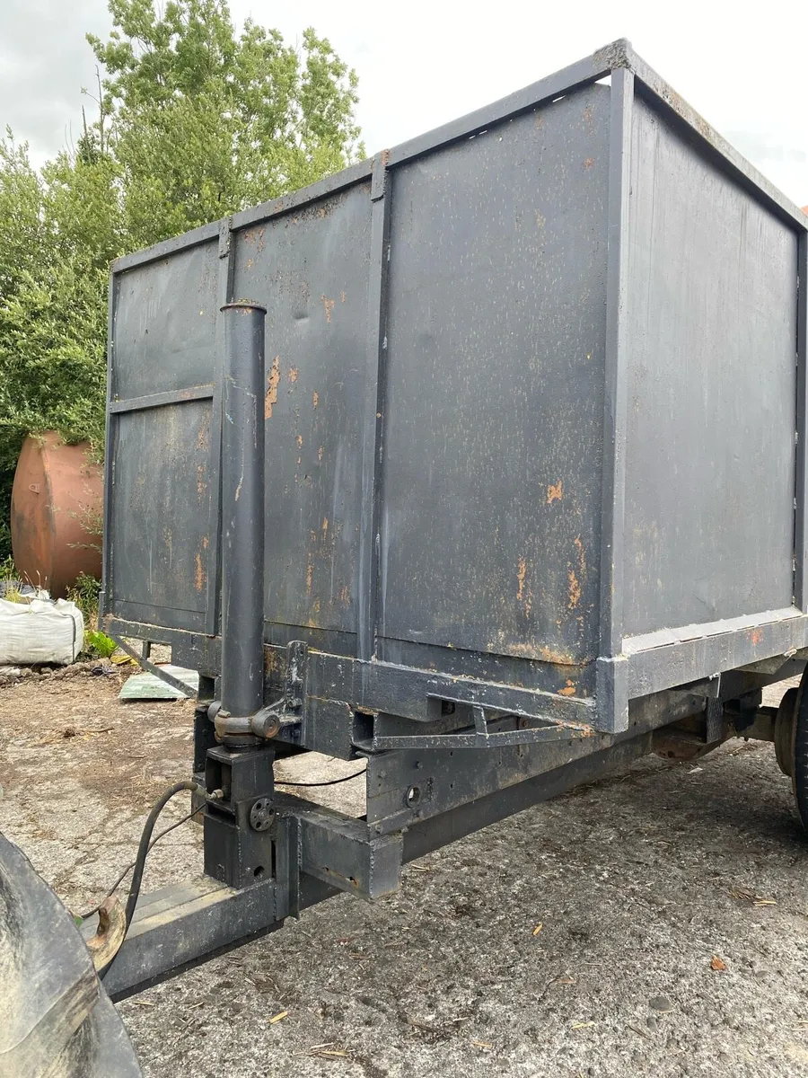 Tipping trailer - Image 2