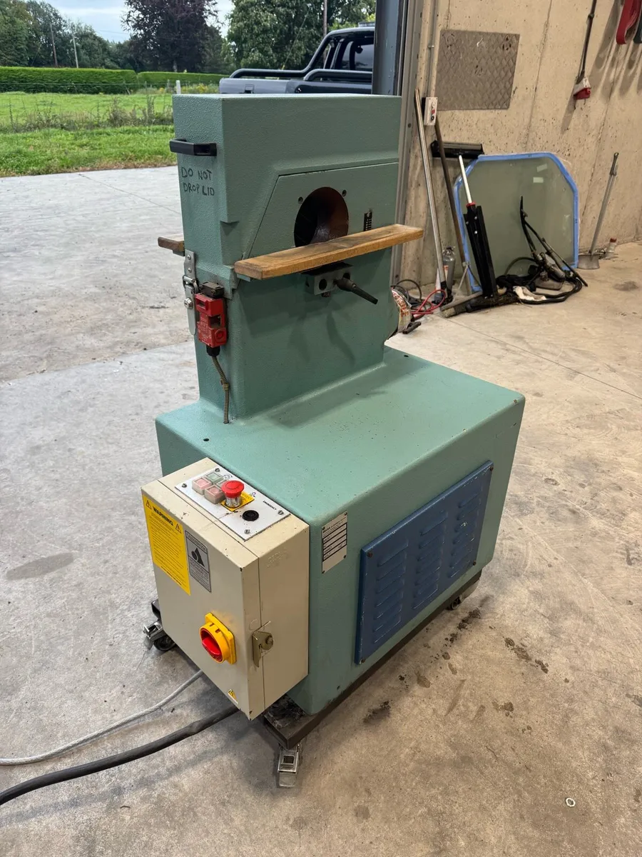 Garboli LPC 300 pipe linisher - Image 4