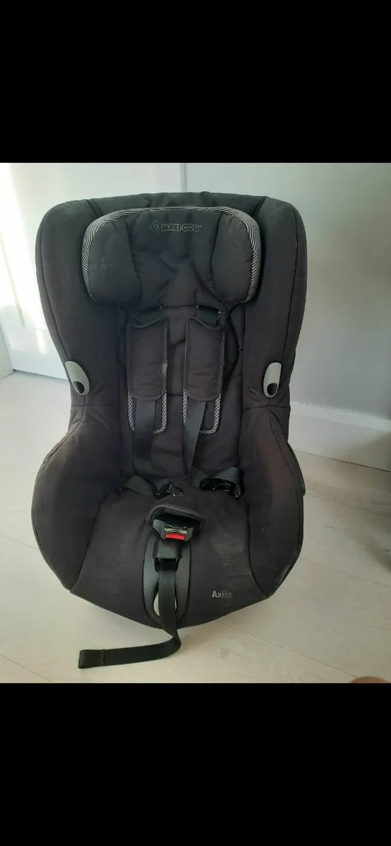 Joolz buggy, Axiss car seat (1-3), MaxiCosi isofix - Image 2
