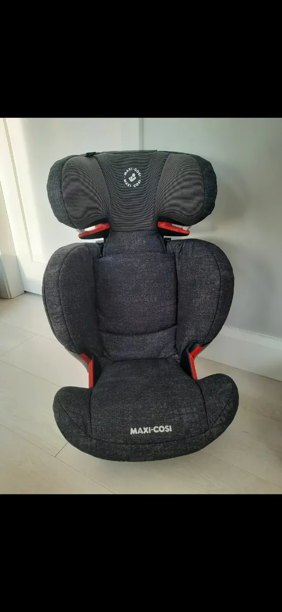 Joolz buggy, Axiss car seat (1-3), MaxiCosi isofix - Image 3