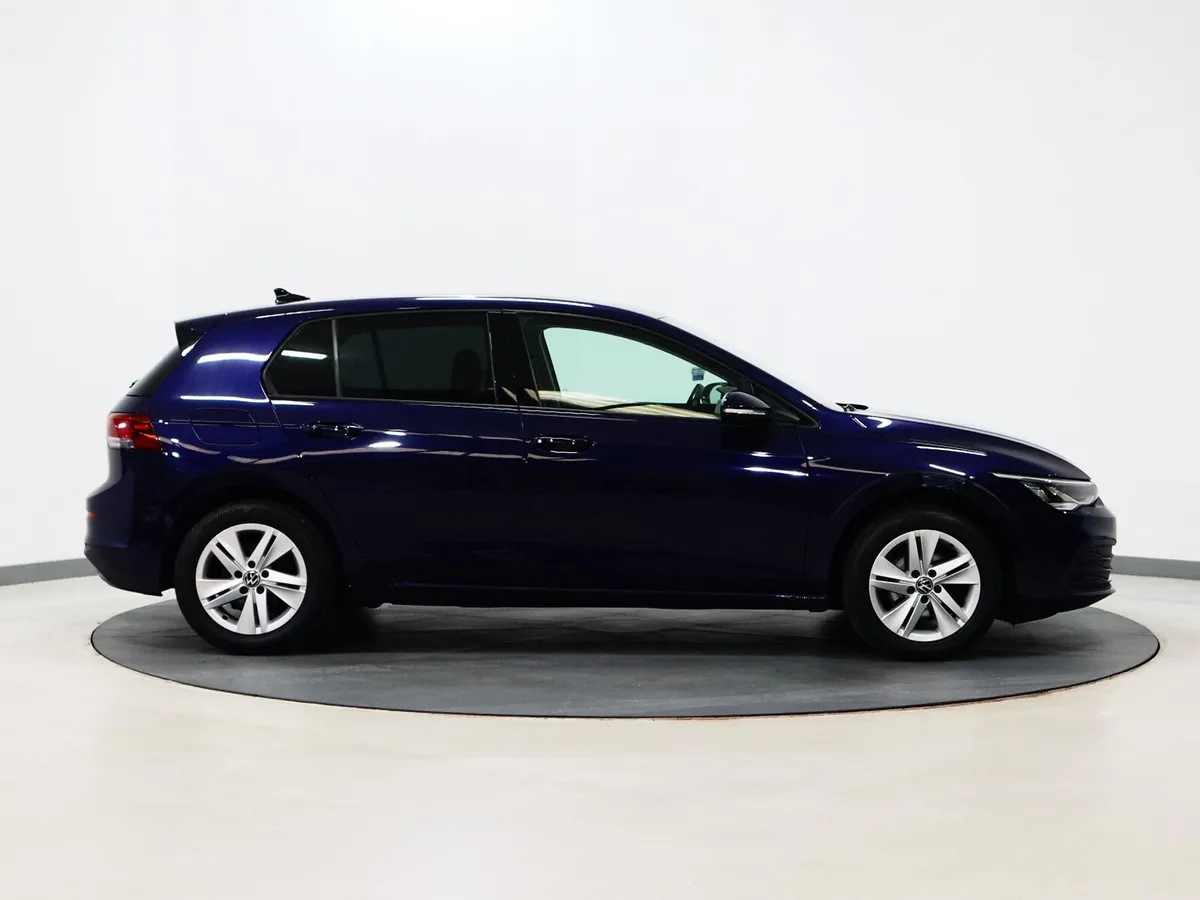 *127* 2022 Volkswagen Golf 2.0TDI LIFE - Image 3