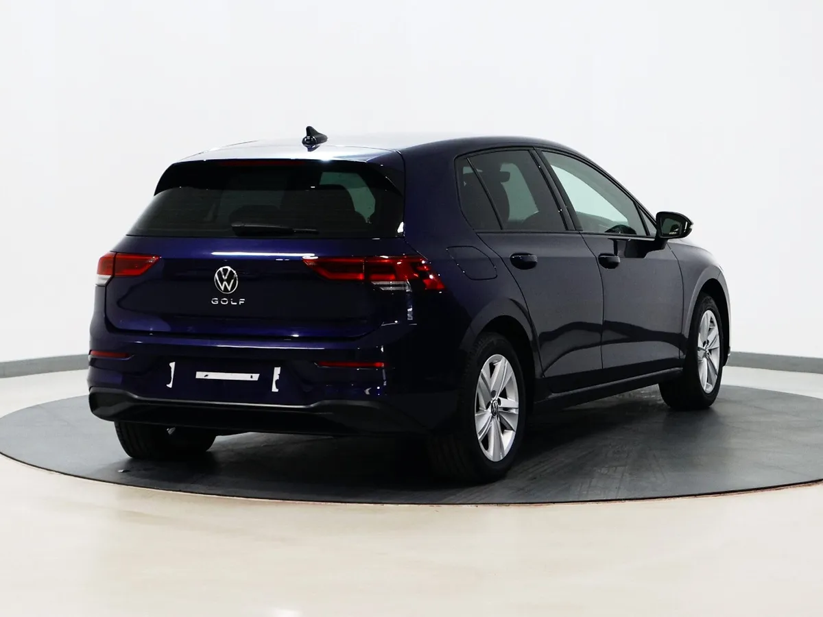 *127* 2022 Volkswagen Golf 2.0TDI LIFE - Image 4