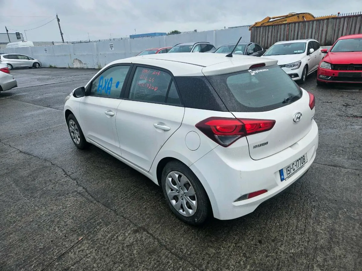 2015 Hyundai i20 damaged for sale - Image 4