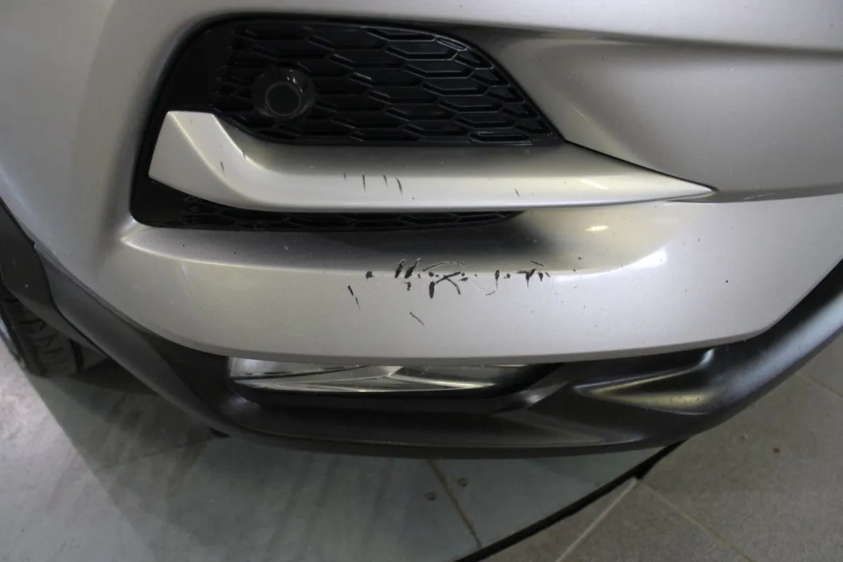 Nissan QASHQAI 1.5 DSL Tekna 2WD - Image 3