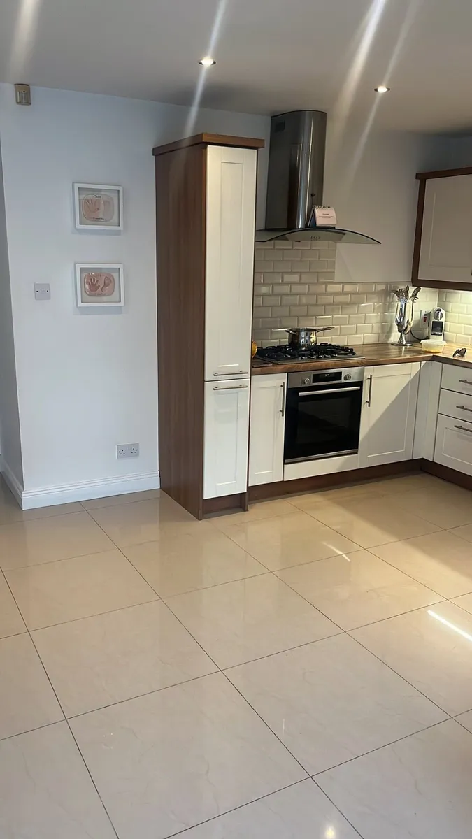 Fitted Kitchen - Image 1