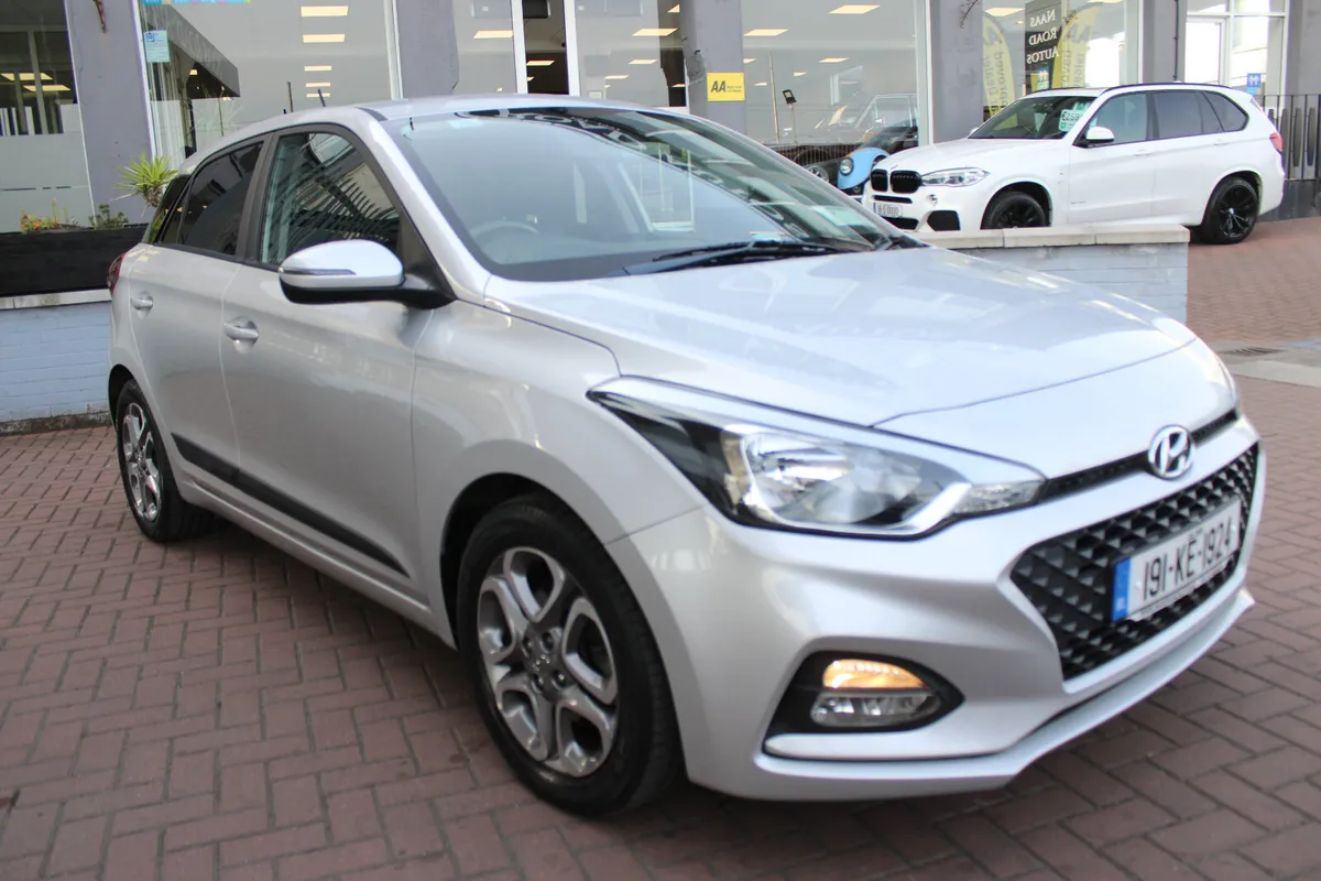 Hyundai i20 1.0 ACTIVE PETROL DELUXE 5DR HATCHBACK - Image 2
