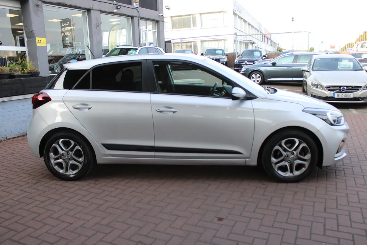 Hyundai i20 1.0 ACTIVE PETROL DELUXE 5DR HATCHBACK - Image 3