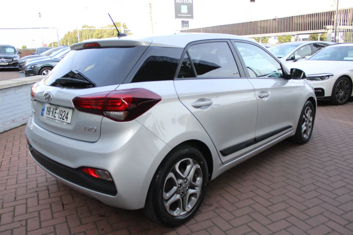 Hyundai i20 1.0 ACTIVE PETROL DELUXE 5DR HATCHBACK - Image 4