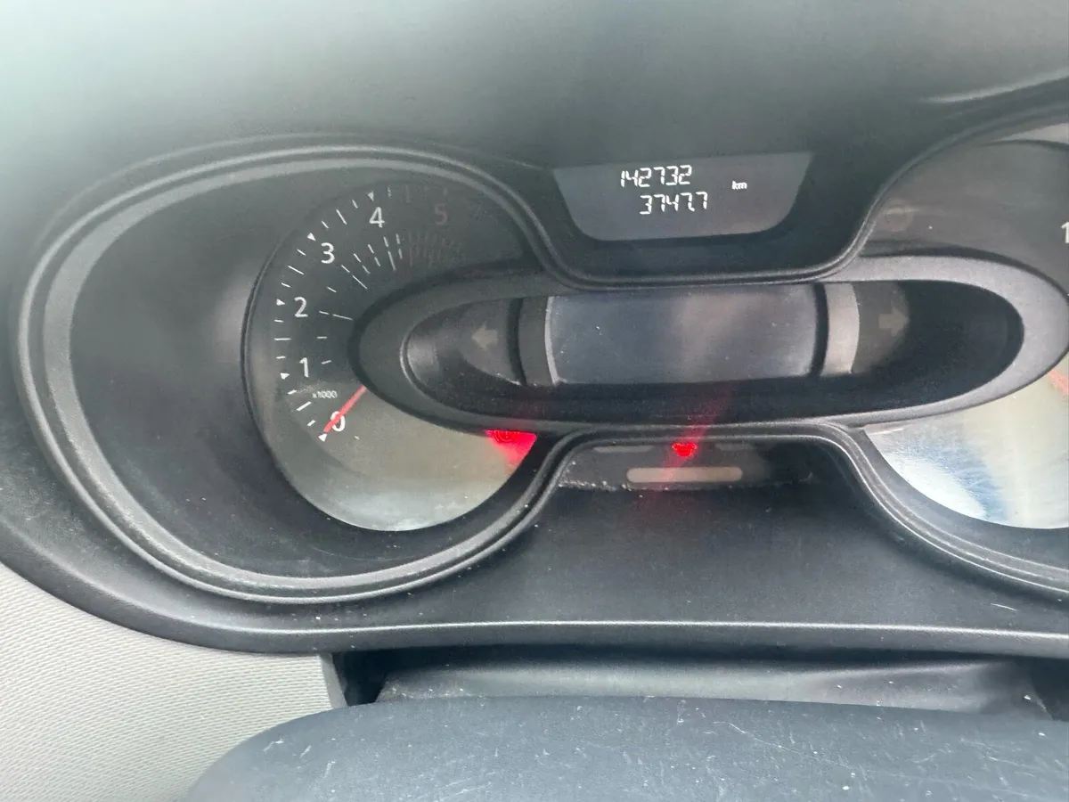 Renault Trafic - Image 4