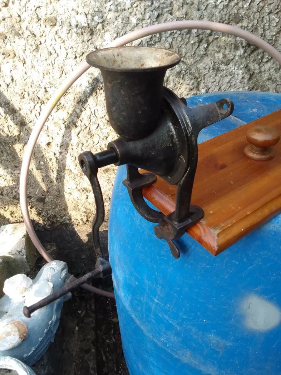 Old mincer - Image 2