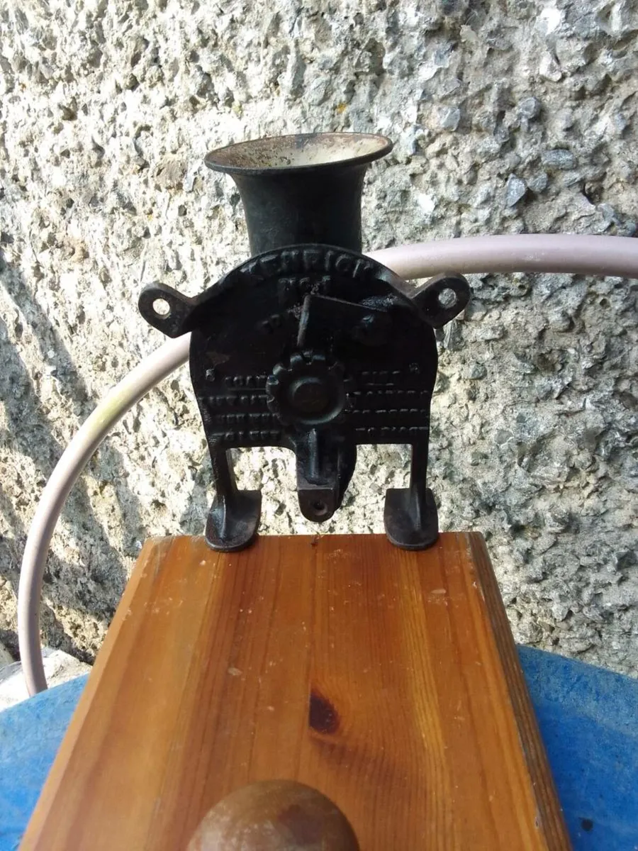 Old mincer - Image 3