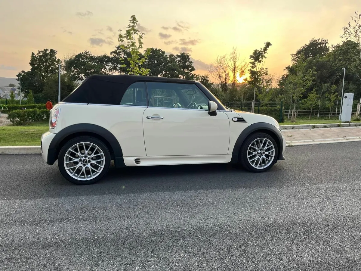 2015   Mini One  Convertible - Image 2