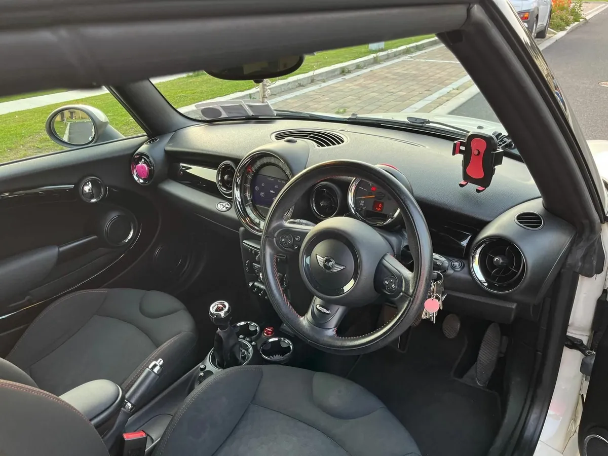 2015   Mini One  Convertible - Image 3