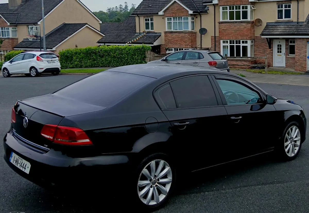 VW PASSAT 11 1.6 TDI BLACK - Image 3