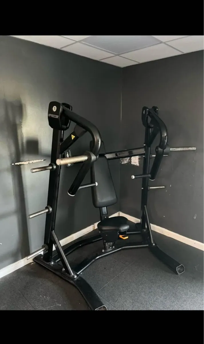 Precor Plate Loaded Chest Press - Image 1