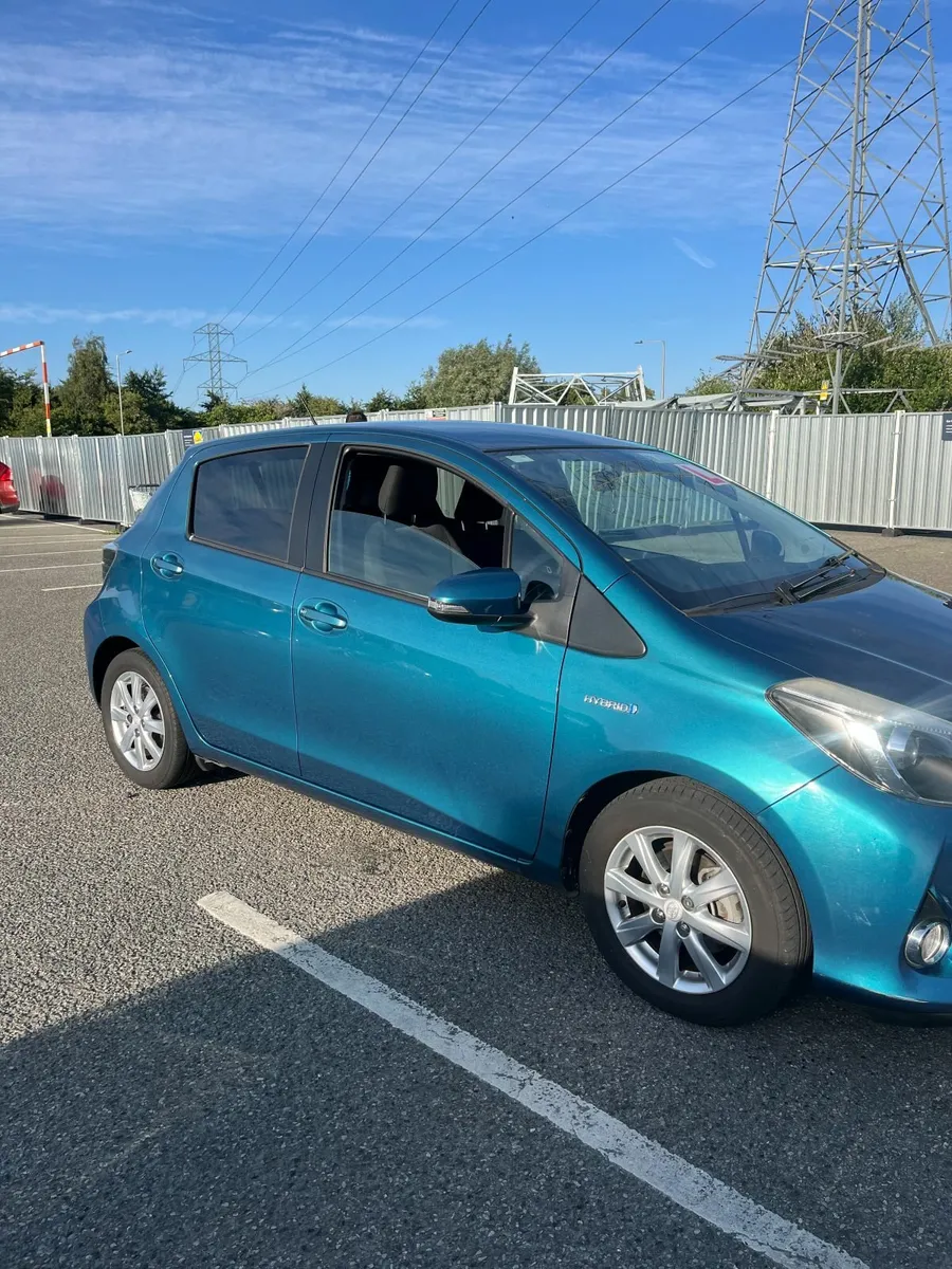 Toyota Yaris 2013 - Image 4
