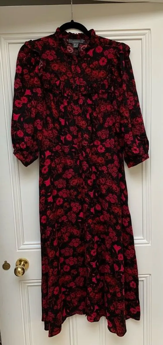 Gorgeous Ladies Red Floral Dress: Size 12 - Image 3