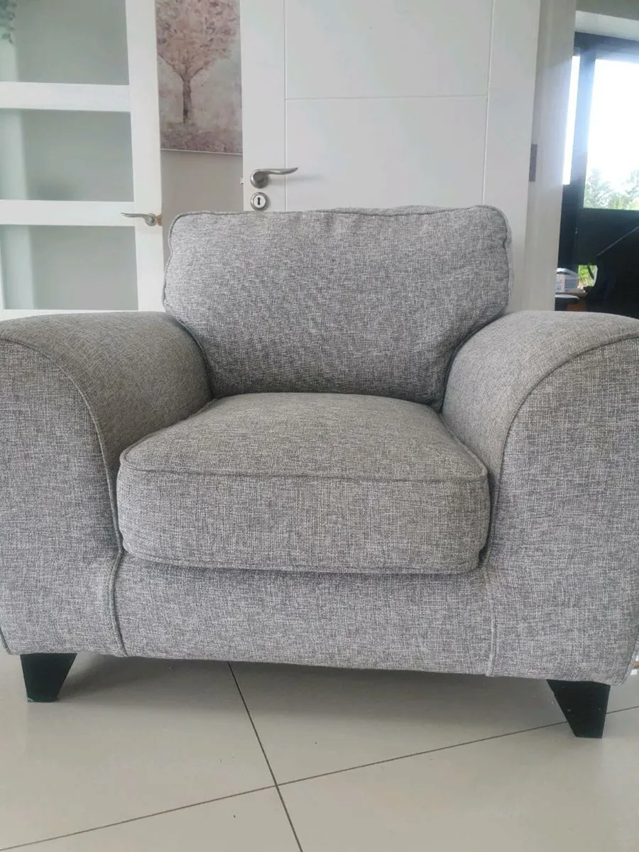 Arm chair - Image 1