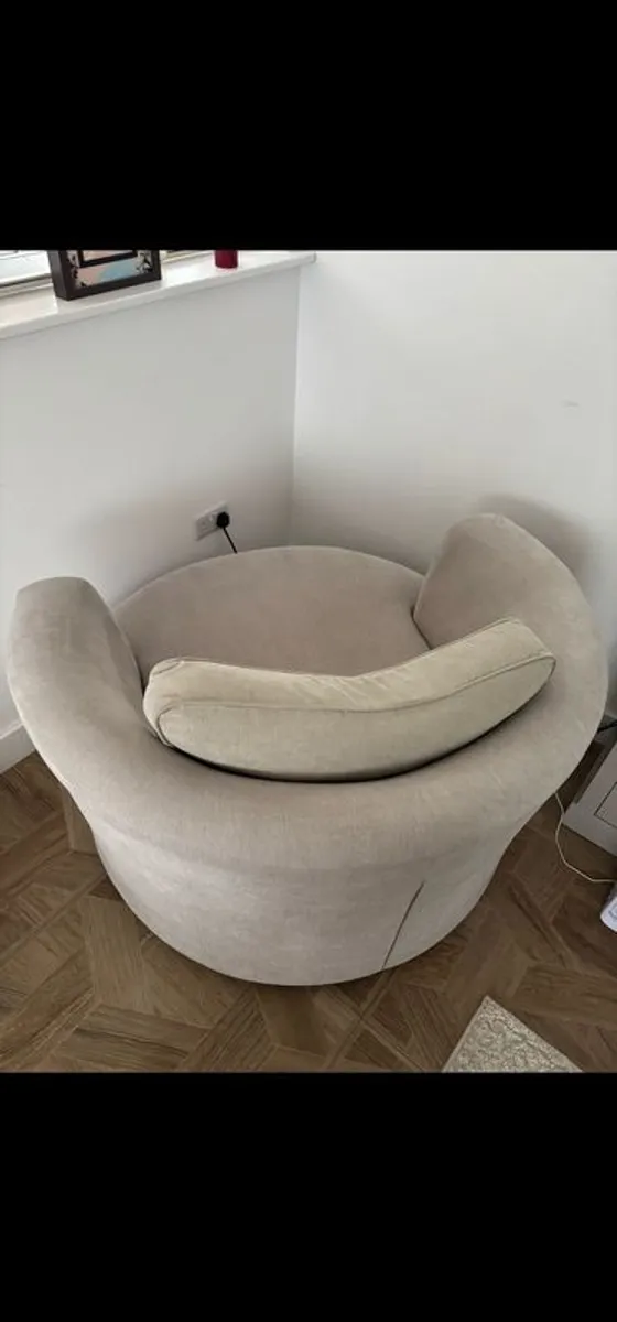 Armchair - Image 3