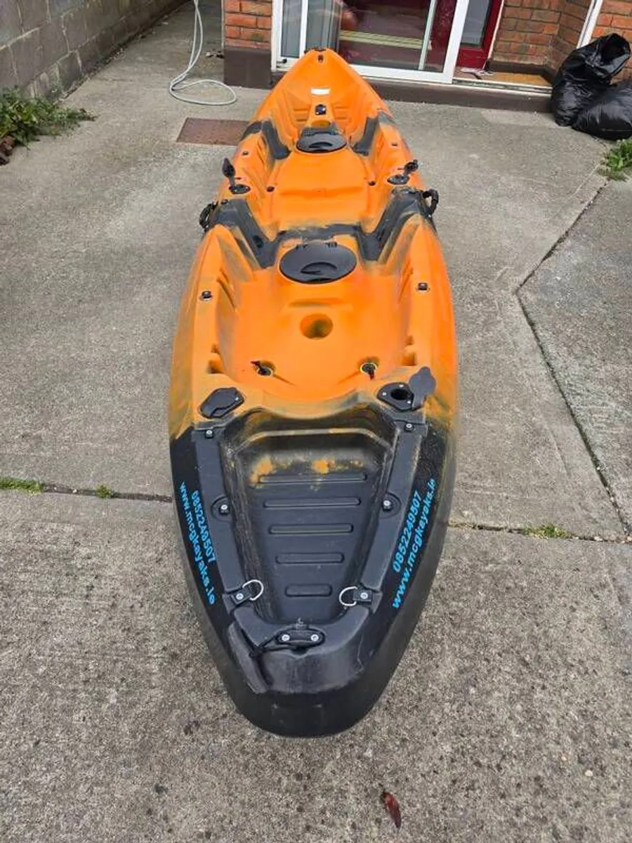 2+1 Kayak Including 2 Seats and Paddles - Image 1