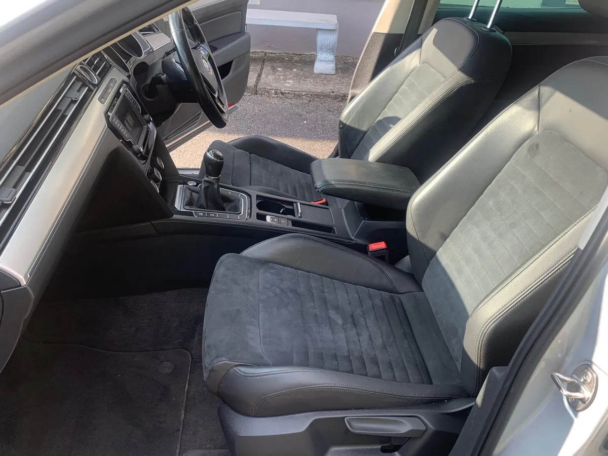 Volkswagen Passat 2015 - Image 3