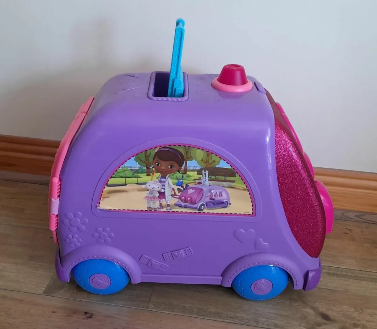 Doc Mcstuffins doll and toys - Image 4