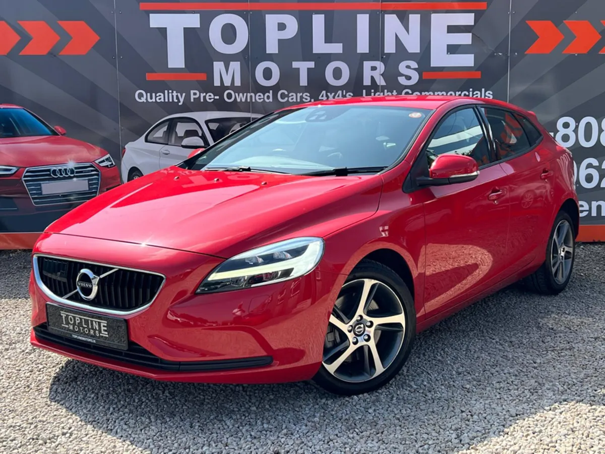 Volvo V40 ==STUNNING LOW KMS//AUTO//NCTED//IMMACUL - Image 2