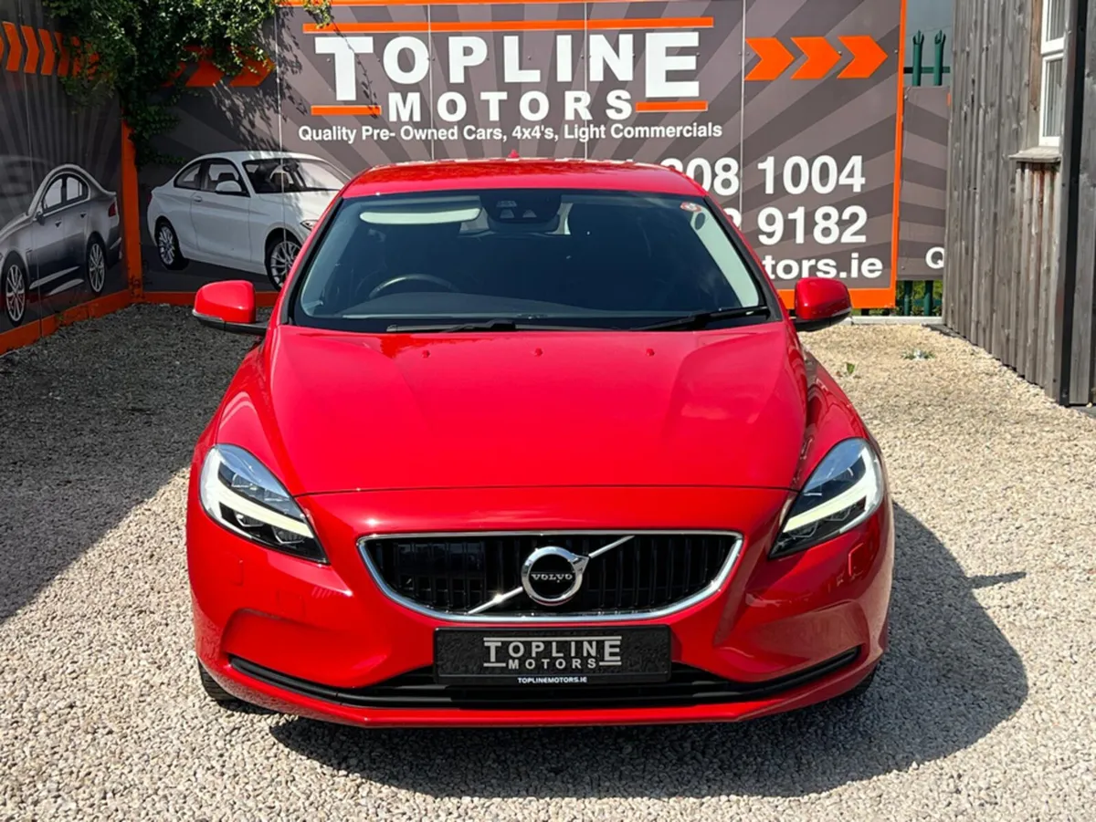 Volvo V40 ==STUNNING LOW KMS//AUTO//NCTED//IMMACUL - Image 3