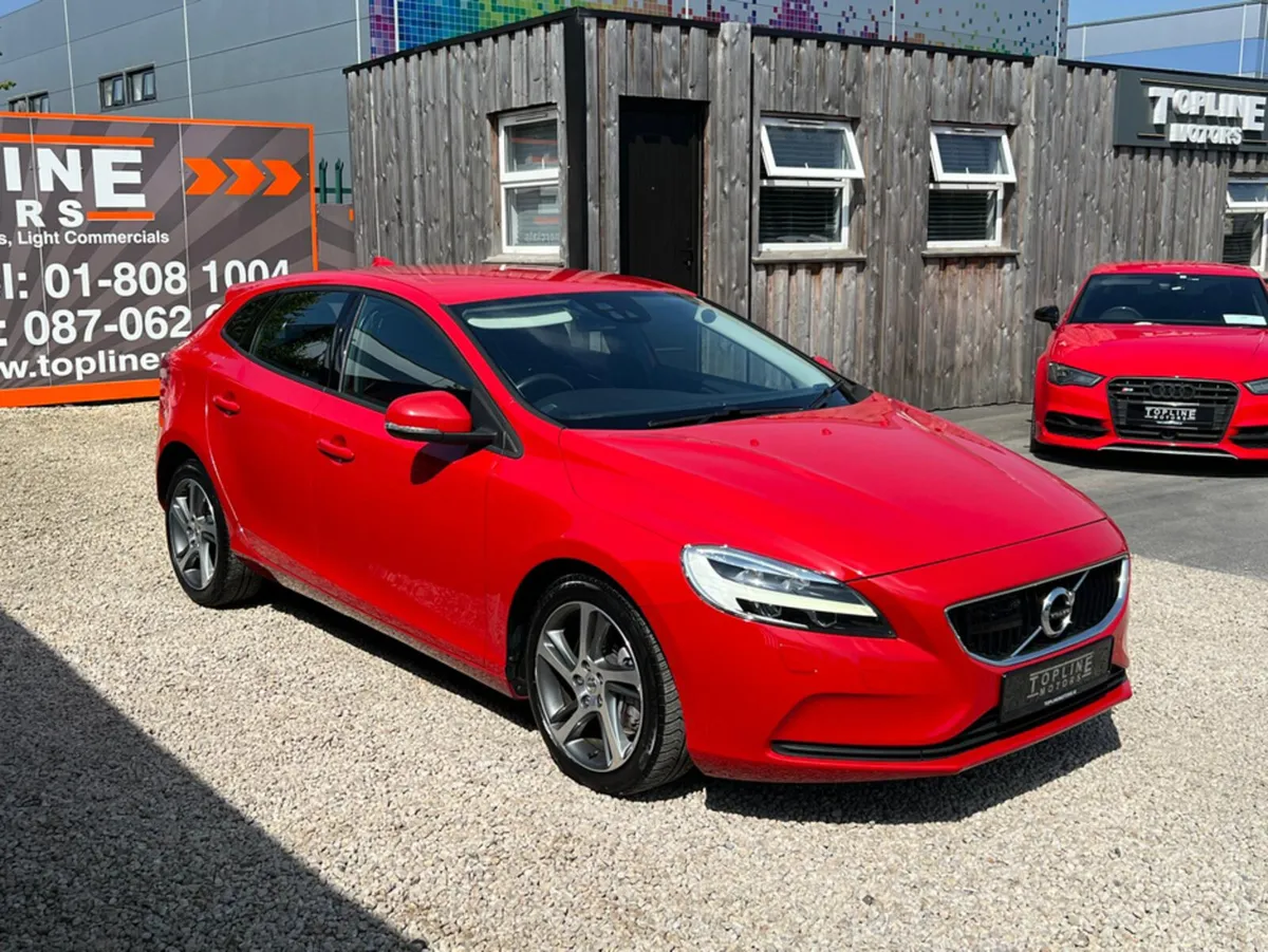 Volvo V40 ==STUNNING LOW KMS//AUTO//NCTED//IMMACUL - Image 4