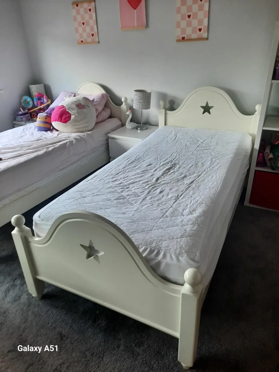 White Wooden Single Bed with Star Detail - Image 4
