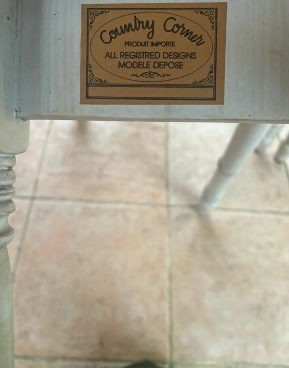 Country corner nest of tables - Image 3