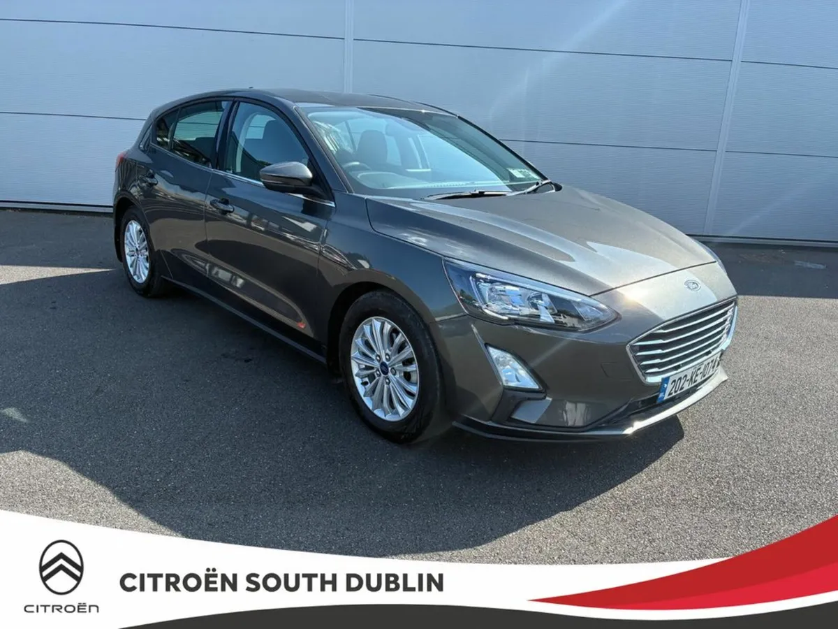 Ford Focus Titanium, Hatchback, Petrol, Manual, 39 - Image 3