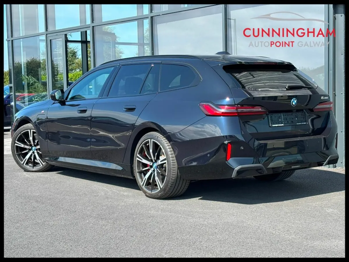 BMW 5-Series 530e M Sport Pro Touring *Tech Pack* - Image 4