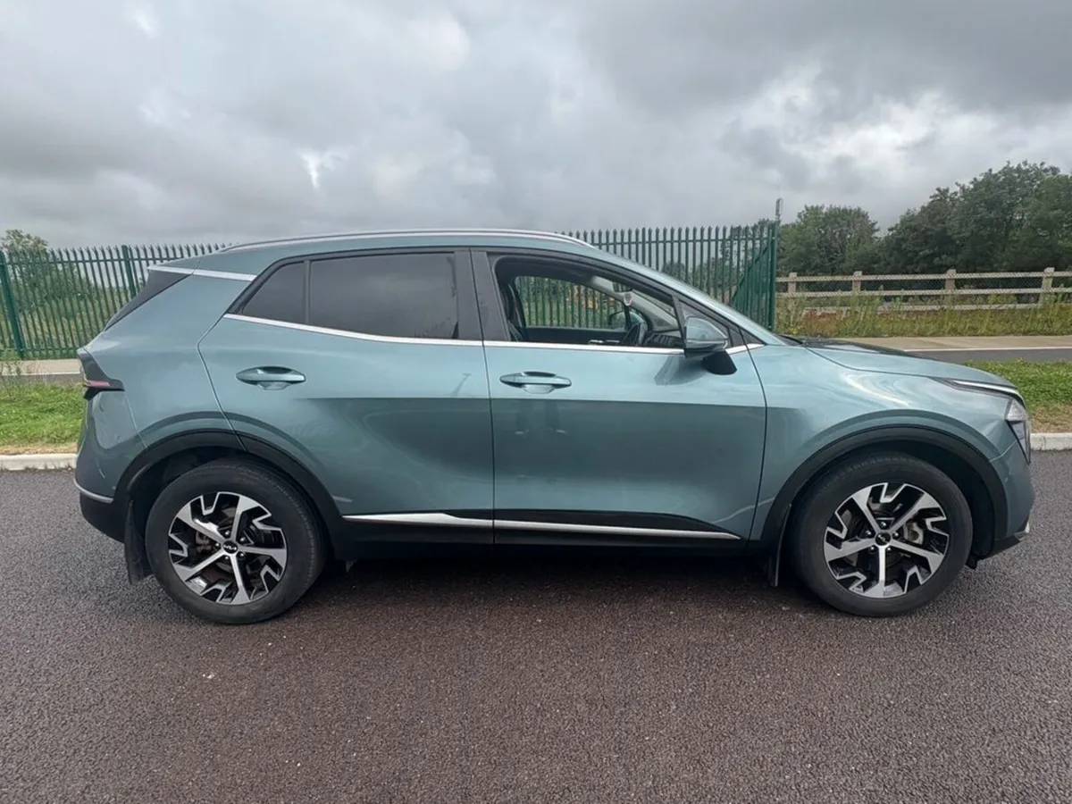 Kia Sportage HEV HYBRID AUTO PREMIUM SPEC 5DR Auto - Image 3