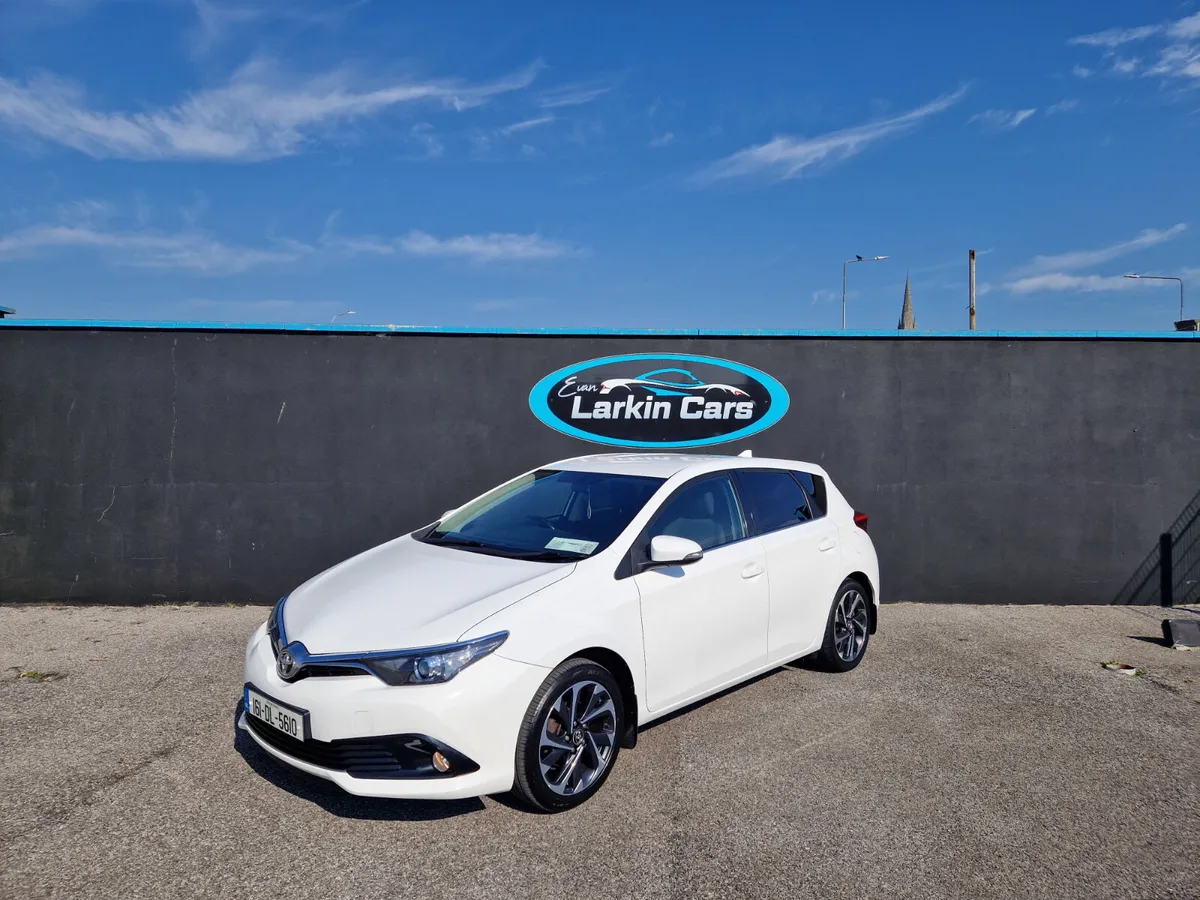 161 Toyota Auris 1.2 Petrol Low Miles Top Spec - Image 2