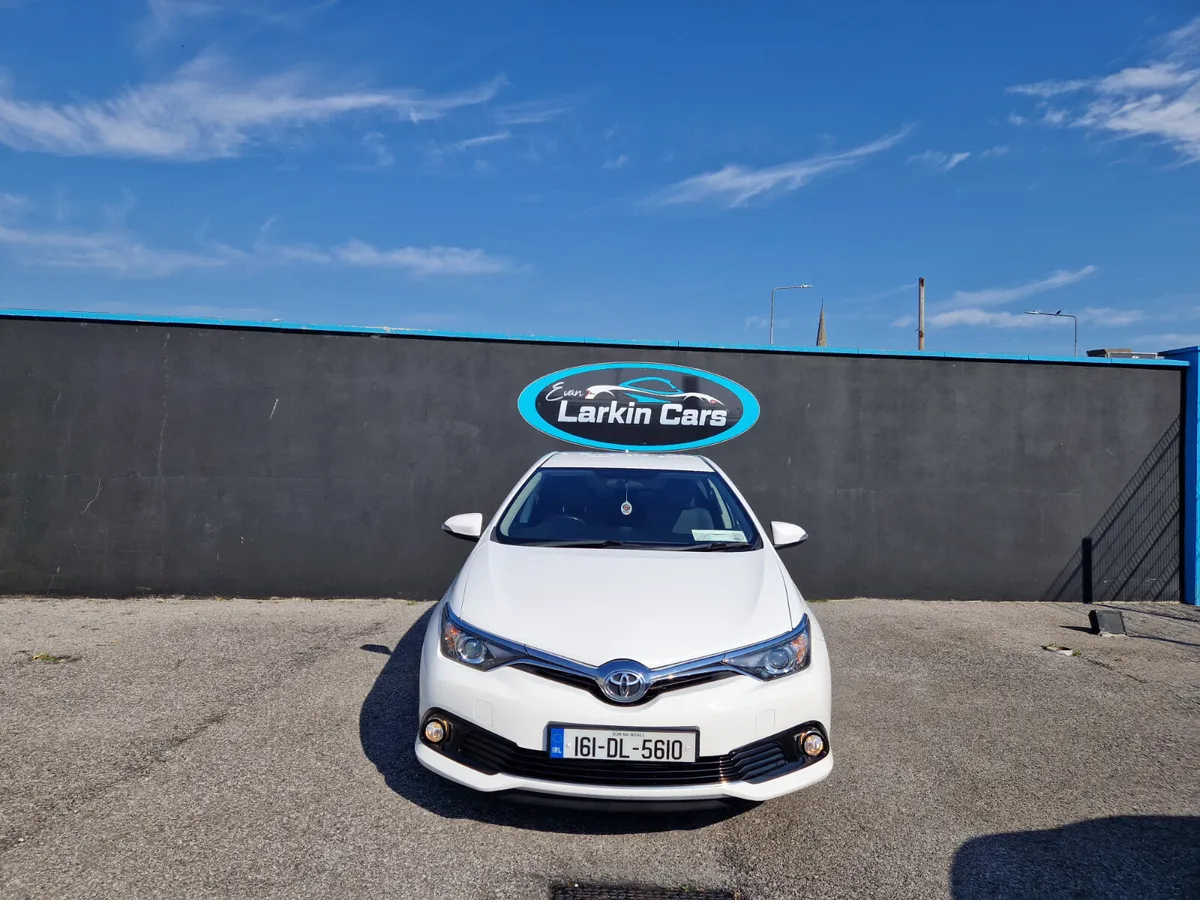 161 Toyota Auris 1.2 Petrol Low Miles Top Spec - Image 3