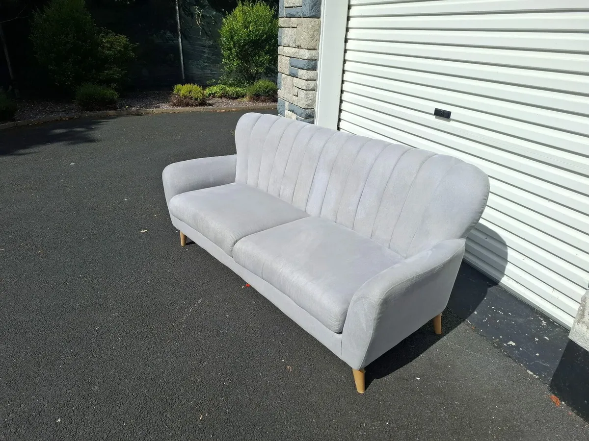Couch - 2 seater sofa - Image 2