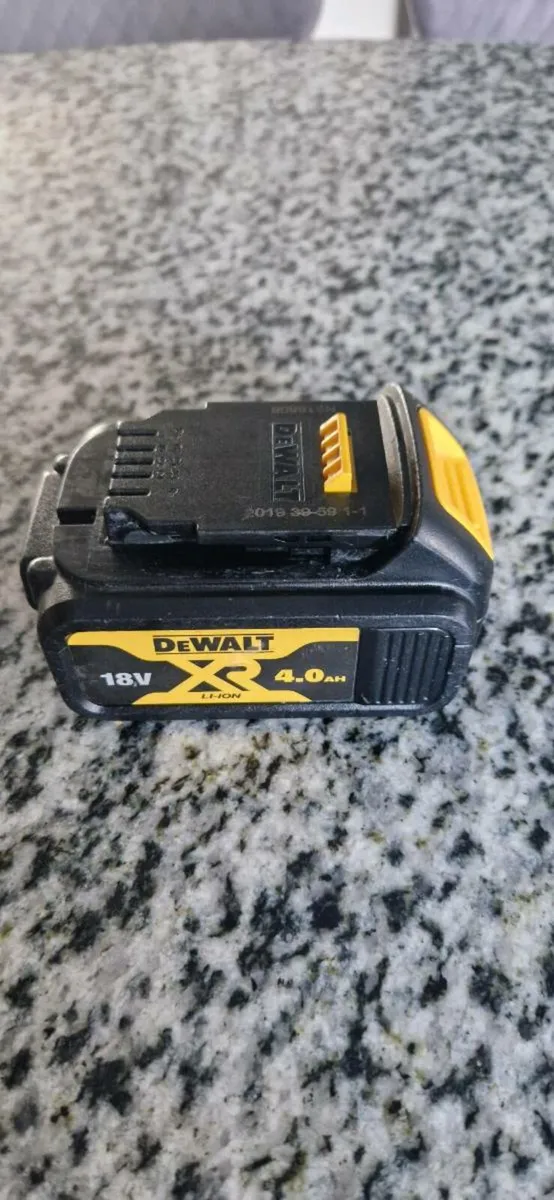 DeWalt 18V 4.0Ah Li-Ion XR Battery - Image 1