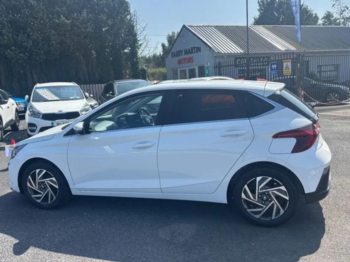 Hyundai i20 Deluxe Plus - Image 2