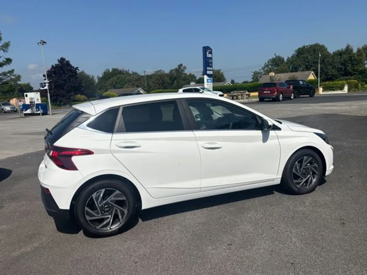 Hyundai i20 Deluxe Plus - Image 4