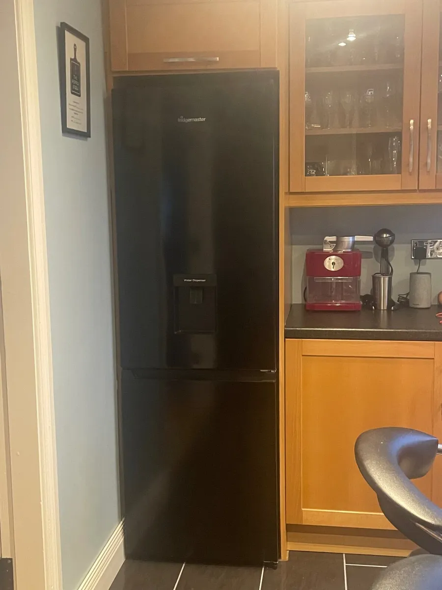 Fridgemaster fridge freezer - Image 1