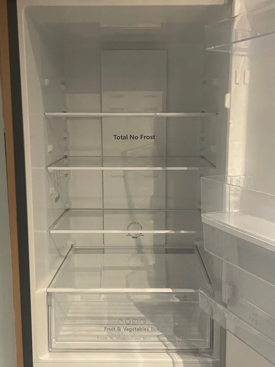 Fridgemaster fridge freezer - Image 2