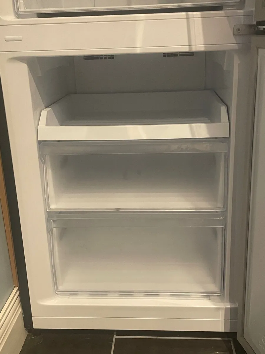 Fridgemaster fridge freezer - Image 4