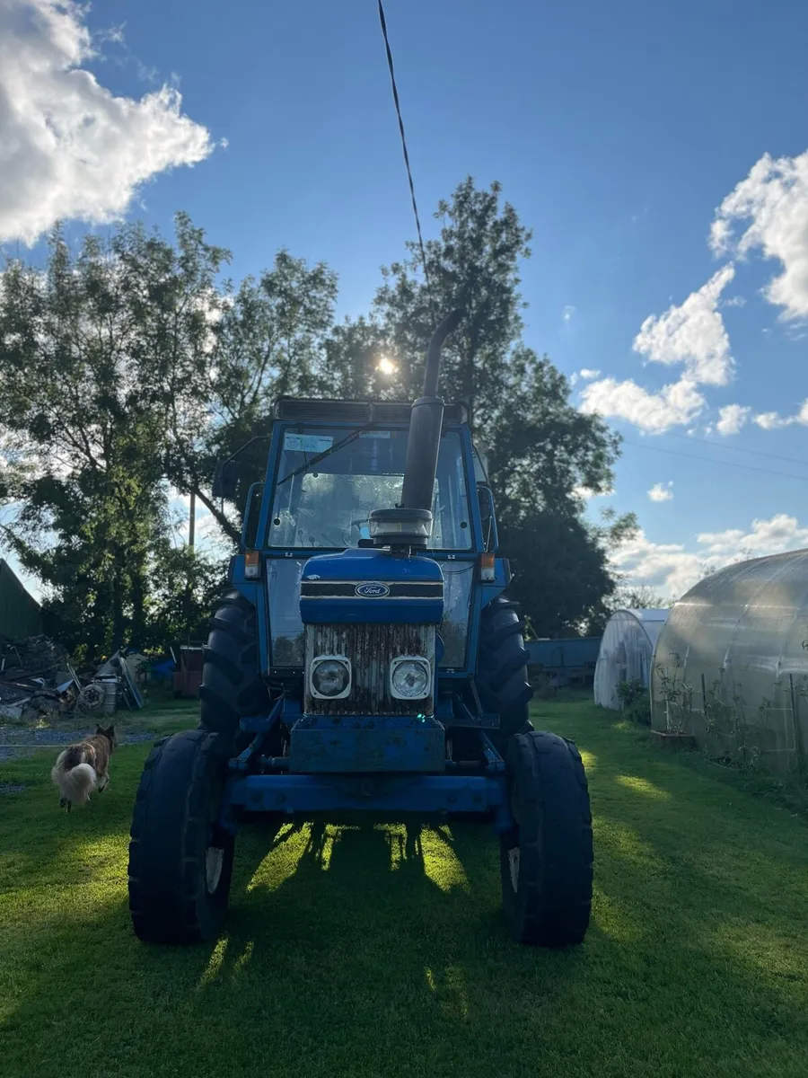 5610 Ford Tractor - Image 3