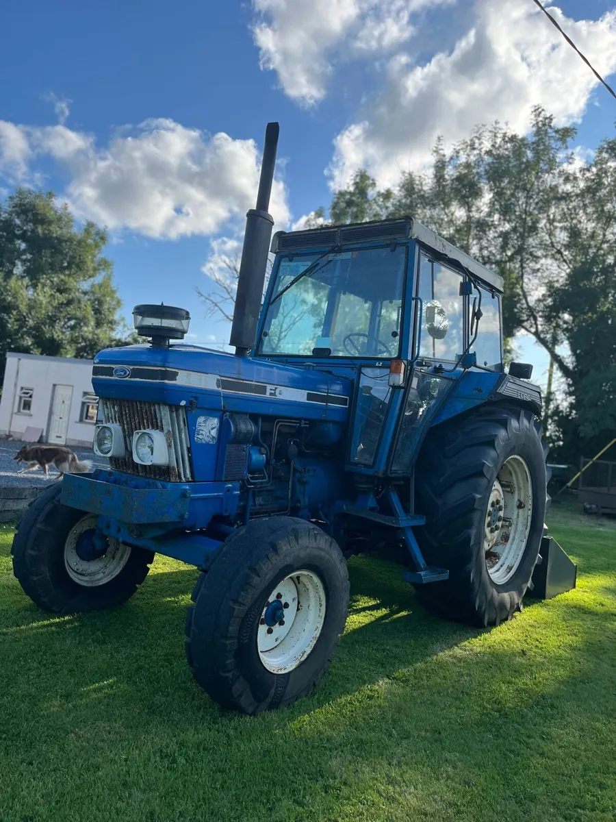 5610 Ford Tractor - Image 4