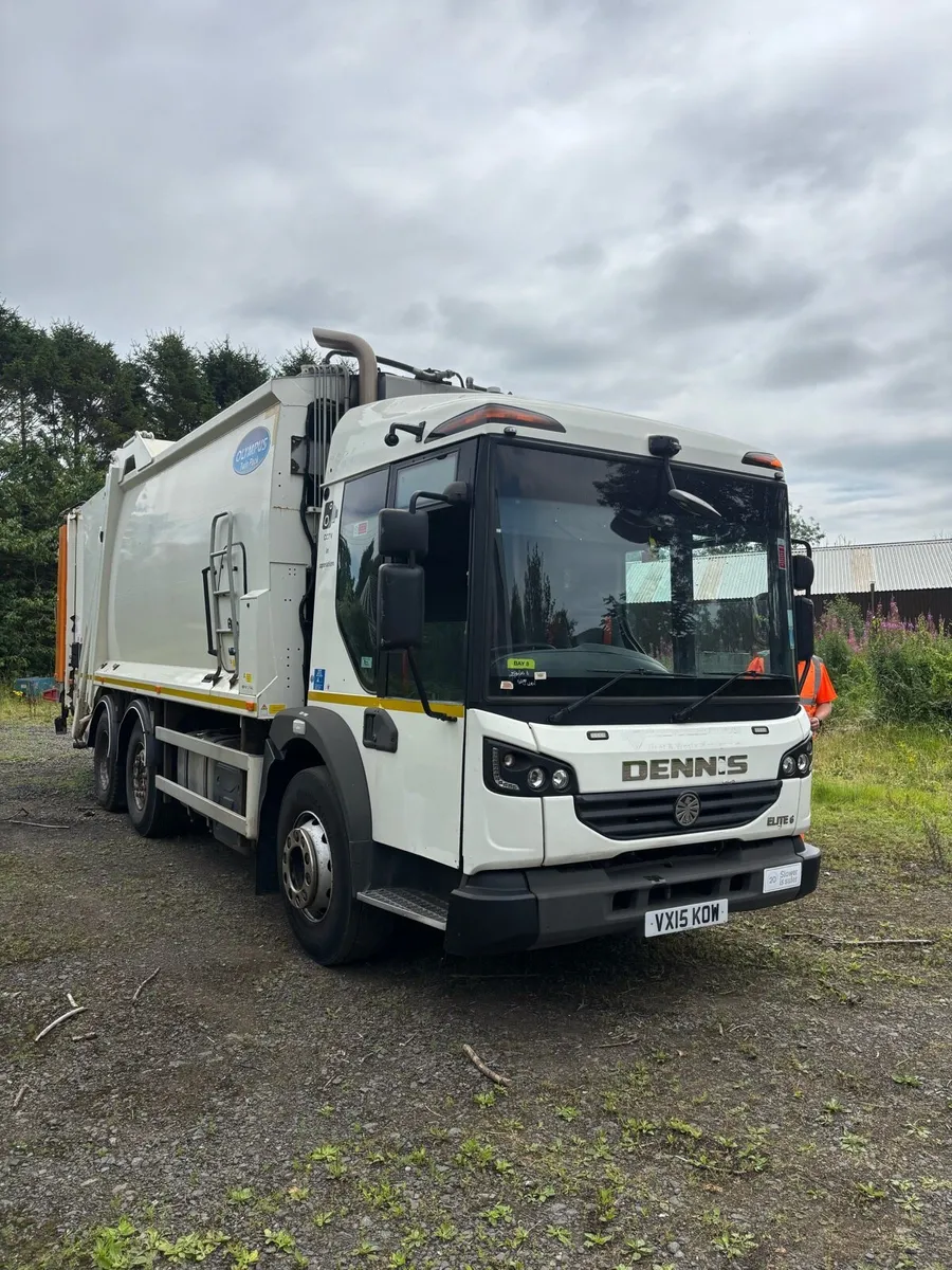 Refuse Truck - Dennis Bin Truck - Image 1