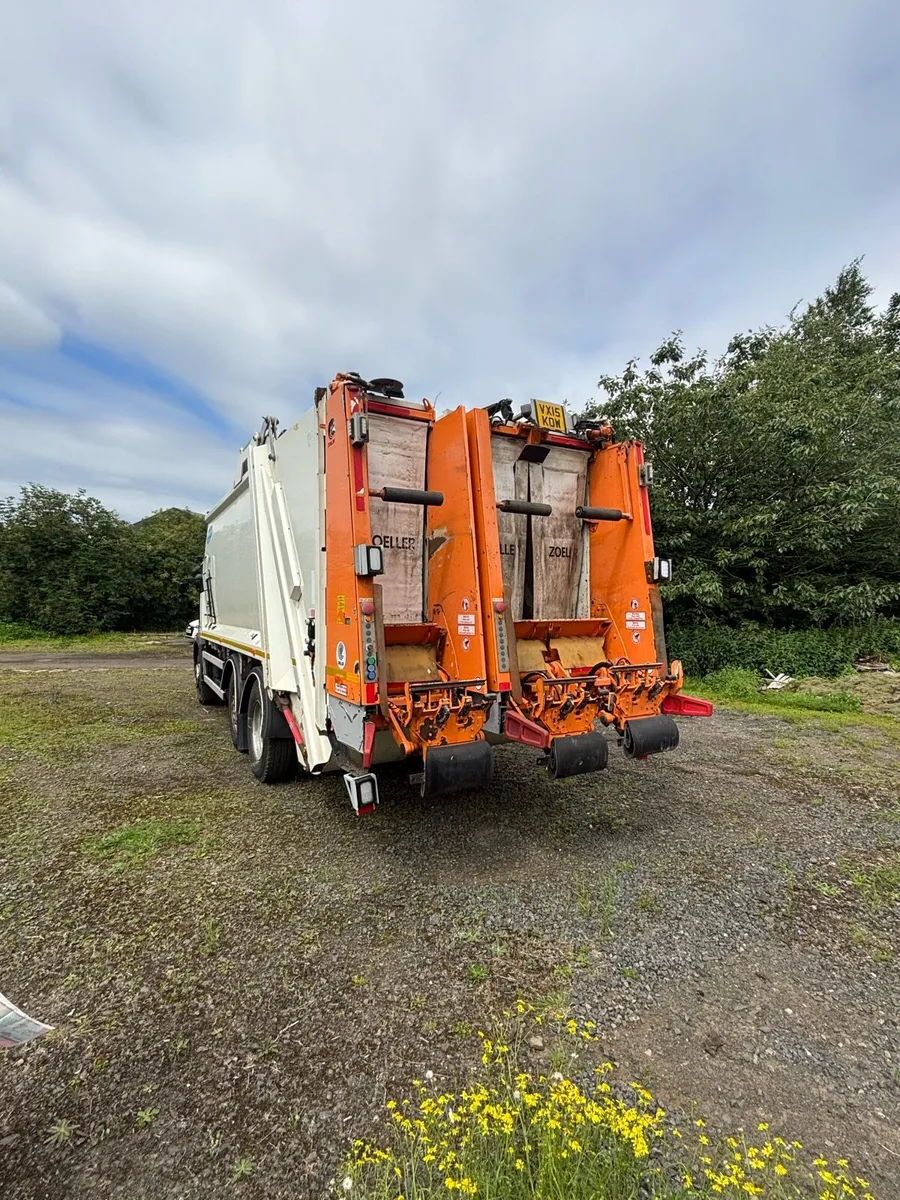 Refuse Truck - Dennis Bin Truck - Image 4