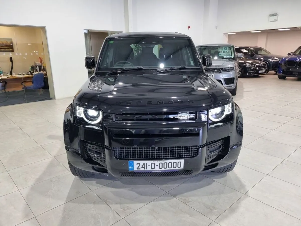 Land Rover Defender 6 Seater - Image 2